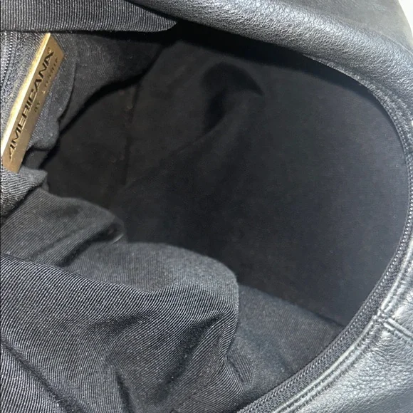 Elegant Black Leather Crossbody Bag - Picture 8 of 12